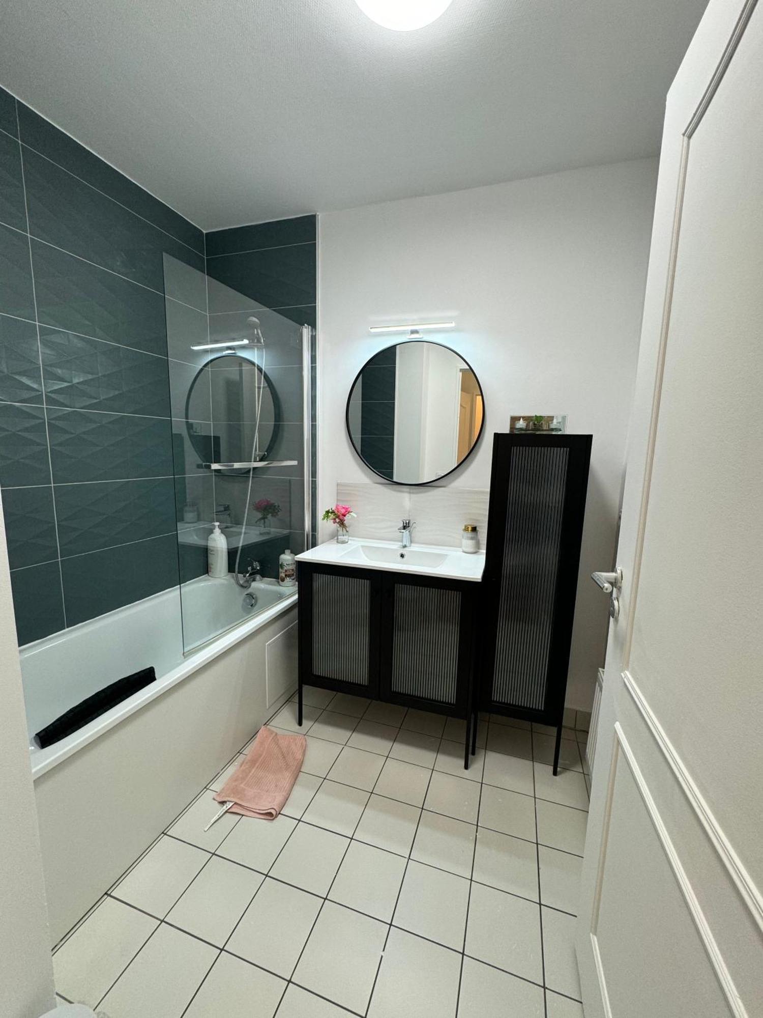 Excellent Apartment For Familly Clichy Exteriér fotografie
